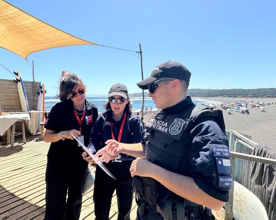 Sernatur y Armada refuerzan fiscalización de turismo aventura en Pichilemu